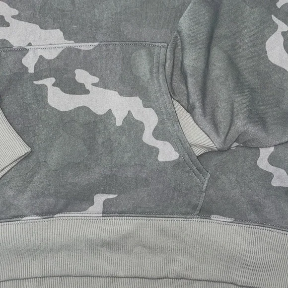 NWT American Eagle Oversized Camouflage Sweatshirt - Picture 4 of 7